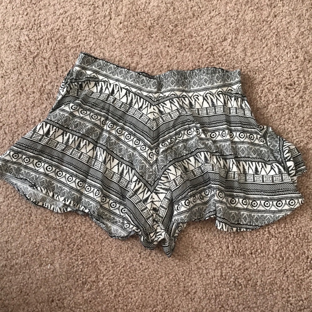 Patterned Shorts - Picture 2 of 2